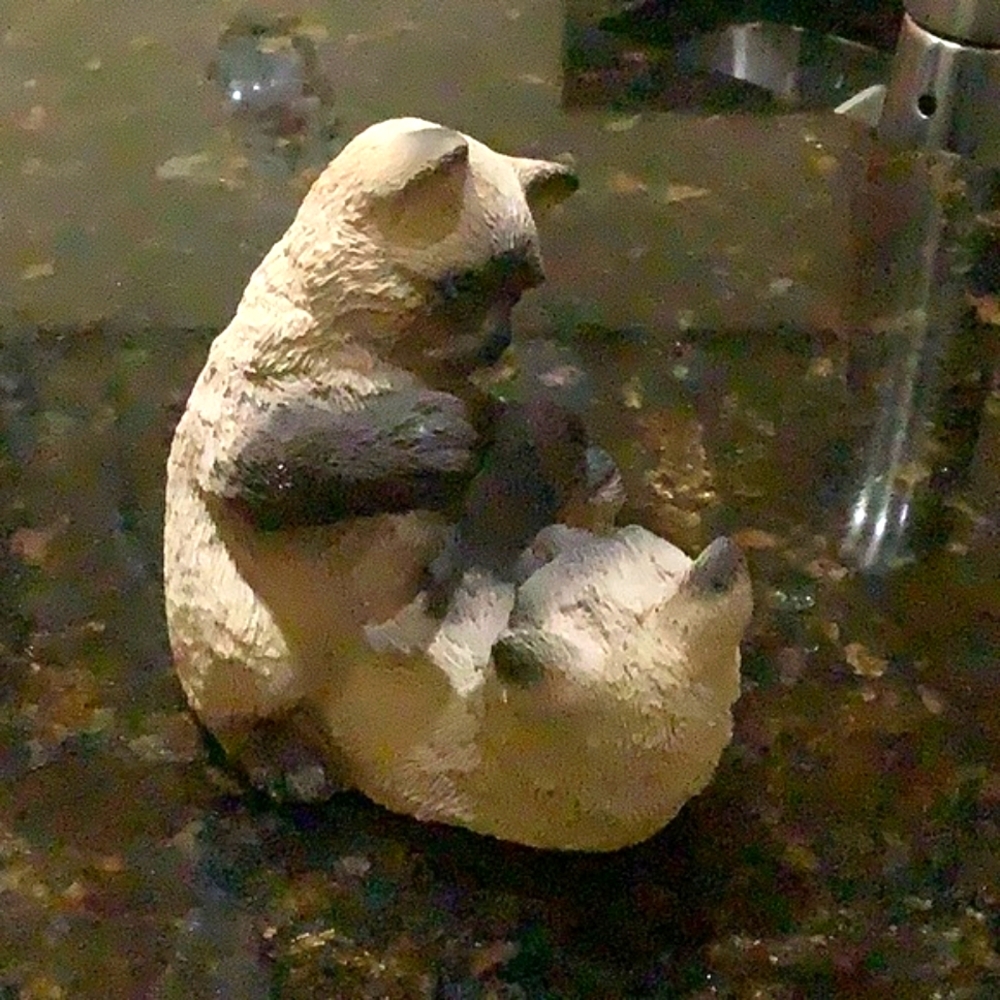 Stone critters Siamese stamp on the bottom SC/346 kins play.  Made in US…